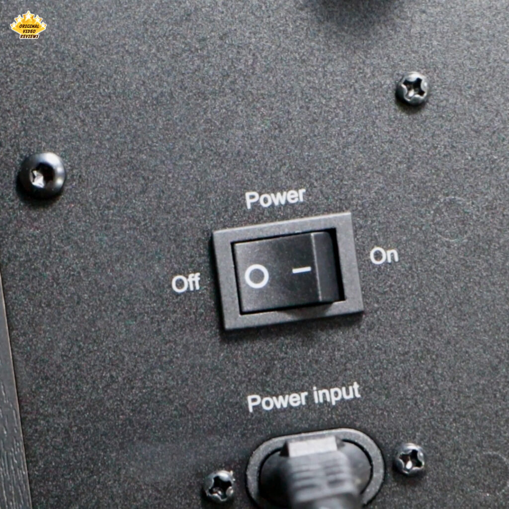 Power switch and input socket on the back of the Edifier T5 subwoofer (OVR review)