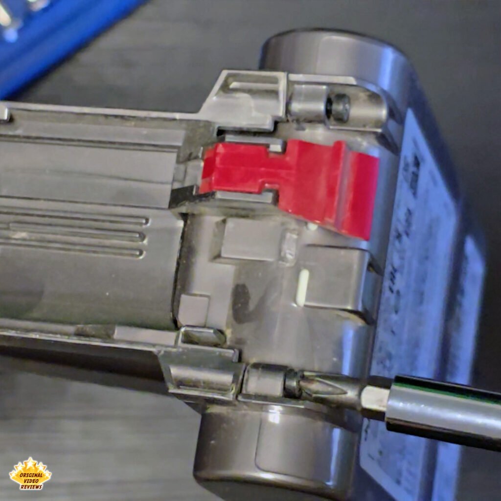Dyson V8 battery replacement – photo #11