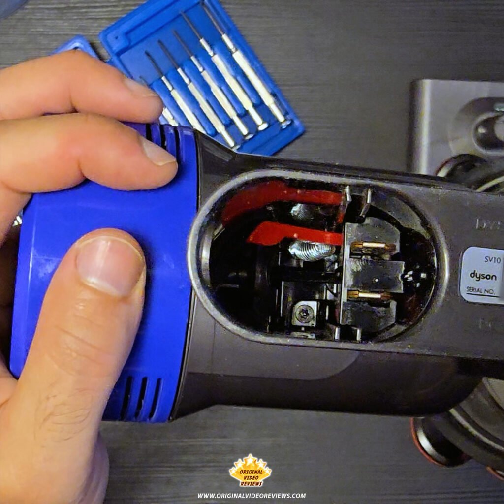 Dyson V8 battery replacement – photo #13