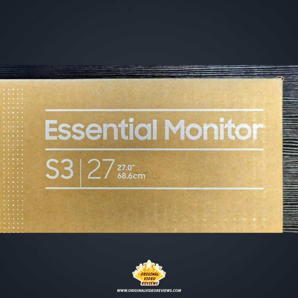 Samsung Essential Monitor S3 27-inch 68.6cm model branding on the cardboard retail box.