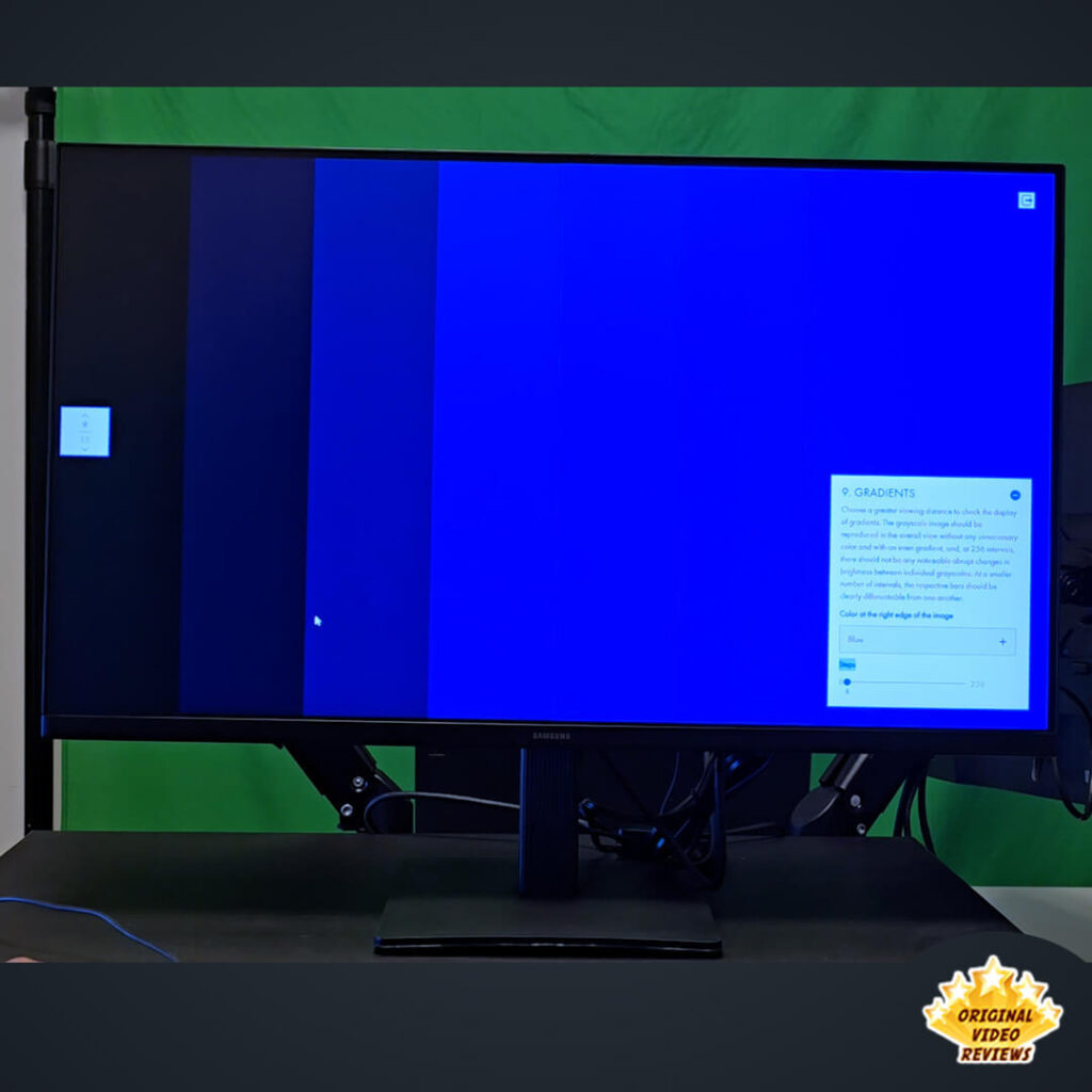Samsung Essential Monitor S3 27-inch display performing a full-screen blue gradient test to evaluate color transitions.